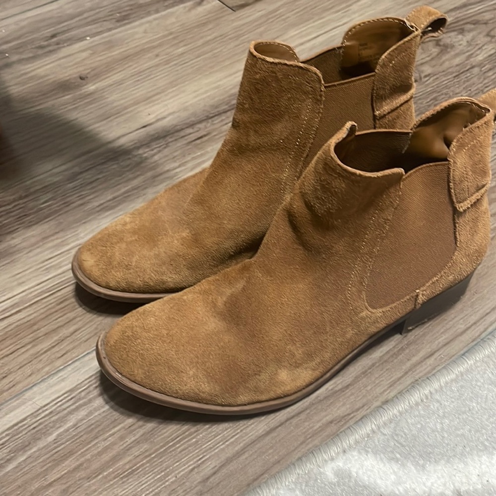 Steve Madden Suede Tan Booties